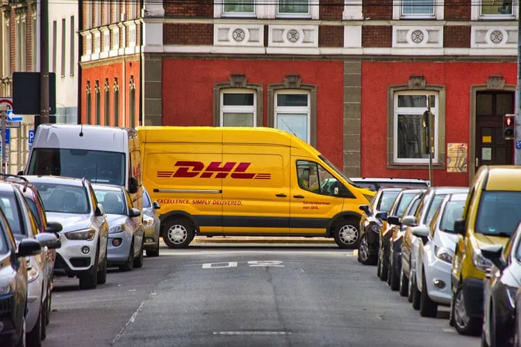 Lavora per DHL