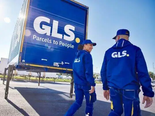 Lavora come magazziniere in GLS         