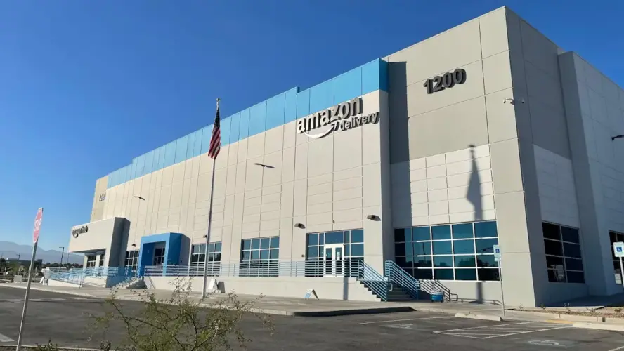 Work at Amazon fulfillment warehouse and make more than 1500 CAD per week