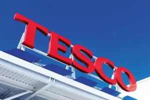 Tesco, one of the major grocery companies, offers a variety of work opportunities, including warehouse jobs paying £12.62 per hour.