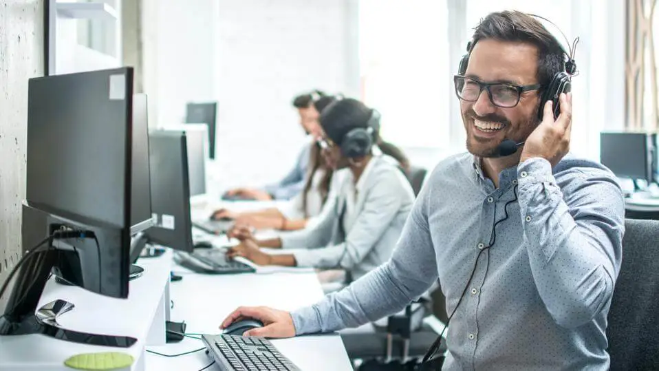 15 Customer Service Jobs That Pay Well