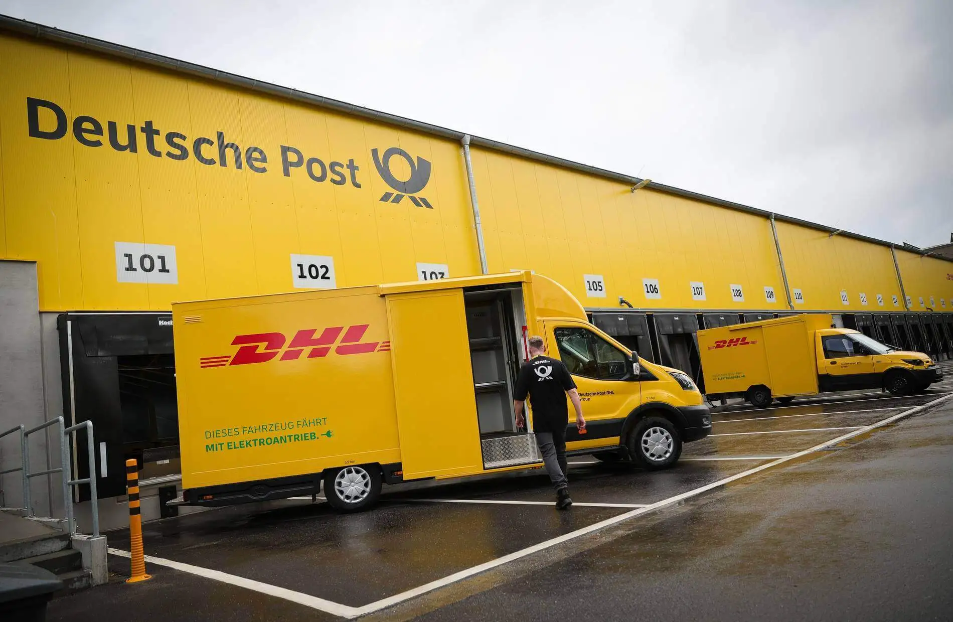 BESCHÄFTIGUNG IM DHL-LAGER €23/STUNDE