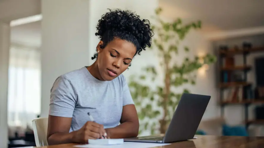 700 Canada Post Jobs Available Across the Country, and You Can Even Work from Home