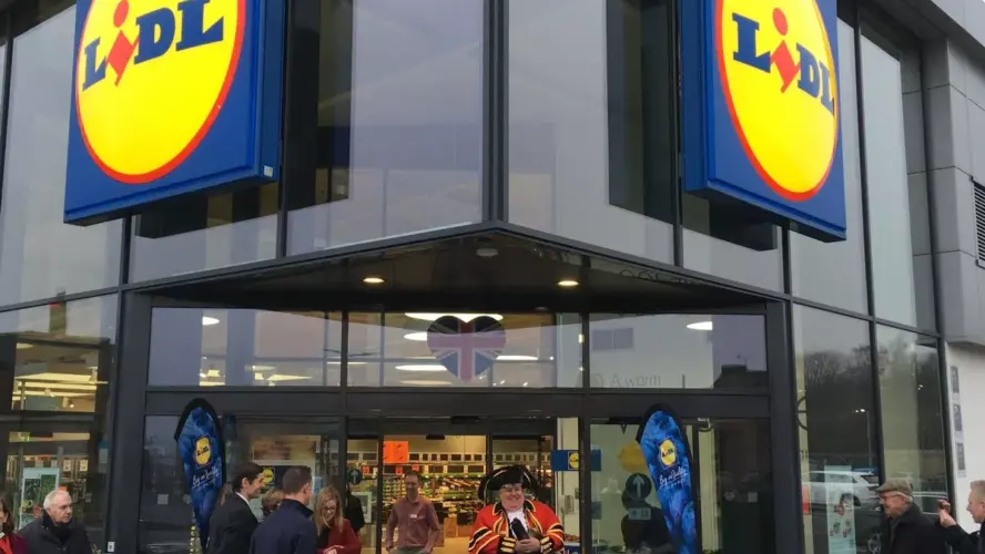 Finding Possibilities for Earning at LIDL Warehouses UK