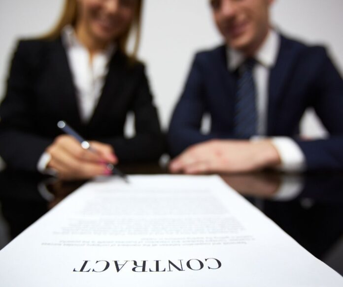 Publicación de Facebook Primero de Mayo Verde Elegante Ilustrado Floral