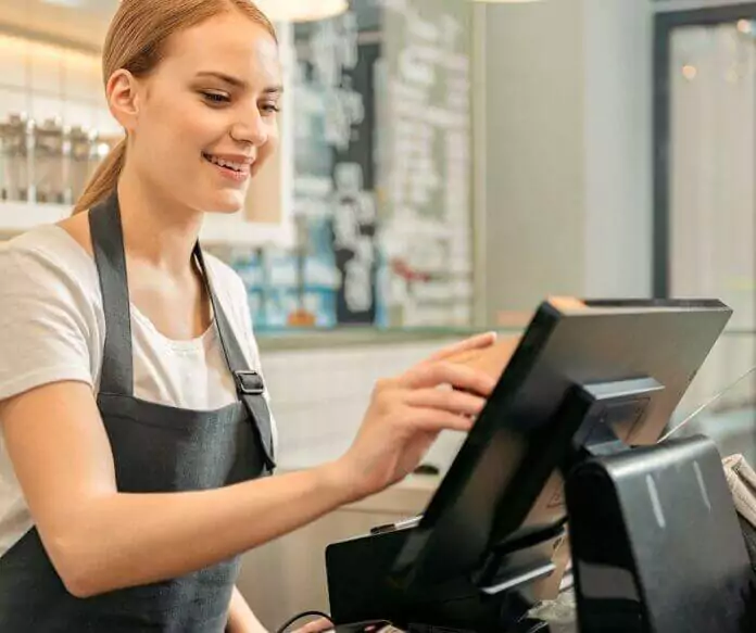 Conseguir un empleo para trabajar como cajera/o ahora es sencillo, más aún cuando se trata de un país tan habitado y desarrollado como España.